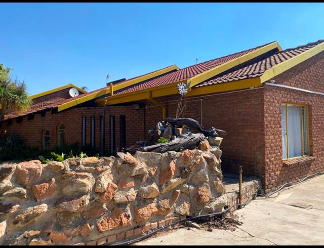 3 BEDROOM HOUSE FOR SALE IN FLORA PARK